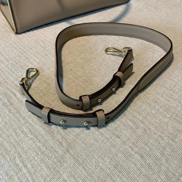 Michael Kors Leather Handbag top handle w/crossbody strap beige w/gold accents - Picture 12 of 16